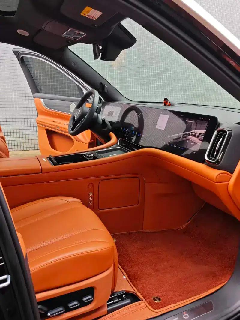 Wenjie M9 2024 Ultra Range Extended 6-Seater — миниатюра 13