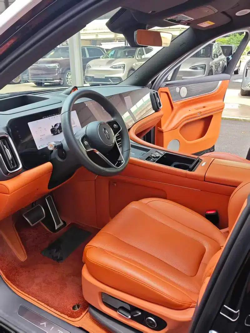 Wenjie M9 2024 Ultra Range Extended 6-Seater — миниатюра 7