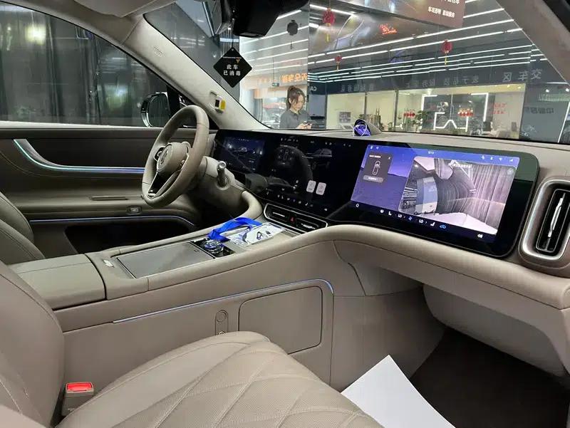 Wenjie M9 2025 Ultra Extended Range Six-Seat Version (192-line LiDAR) — миниатюра 10
