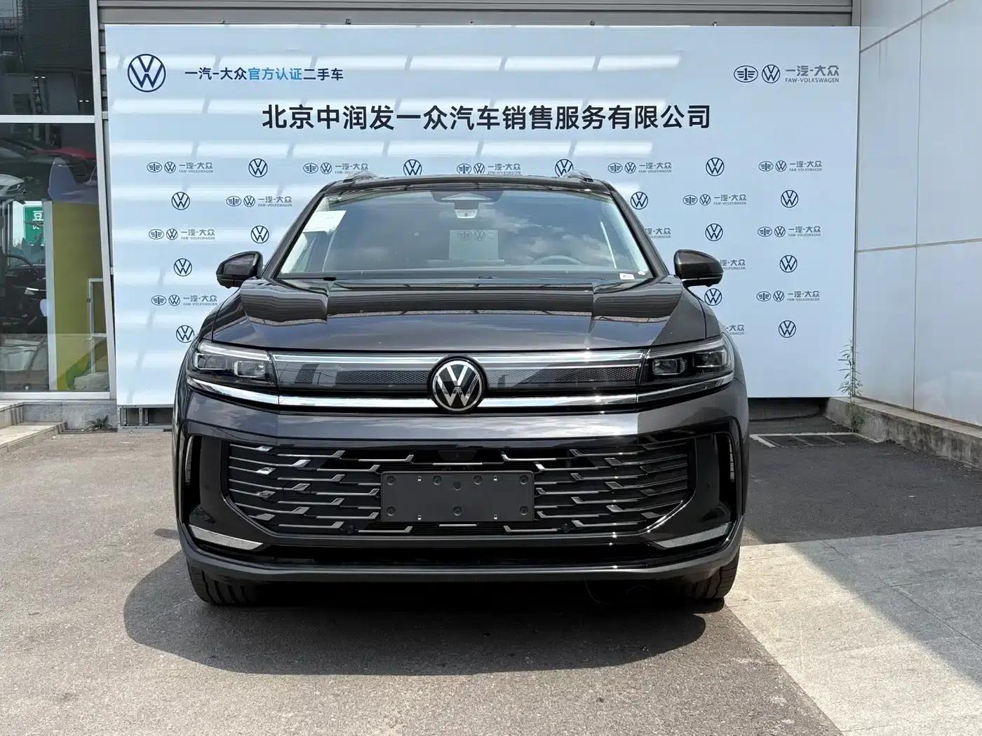 2026 Range Rover 450TSI AWD Supreme 6-Seater — миниатюра 2