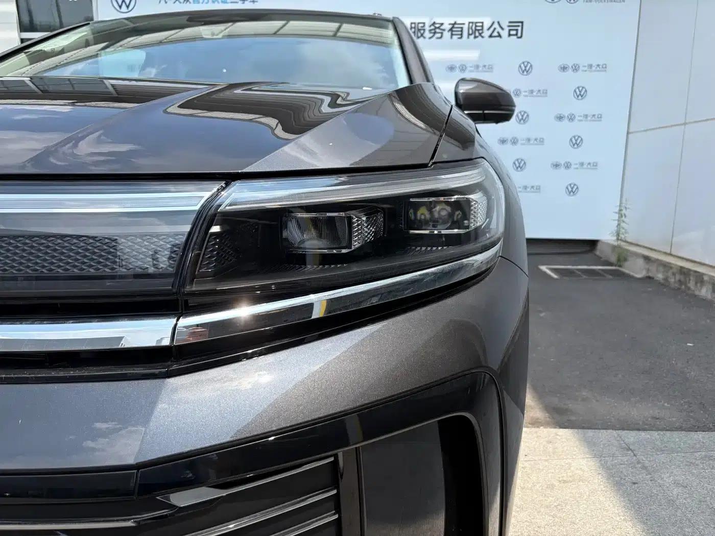 2026 Range Rover 450TSI AWD Supreme 6-Seater — миниатюра 3
