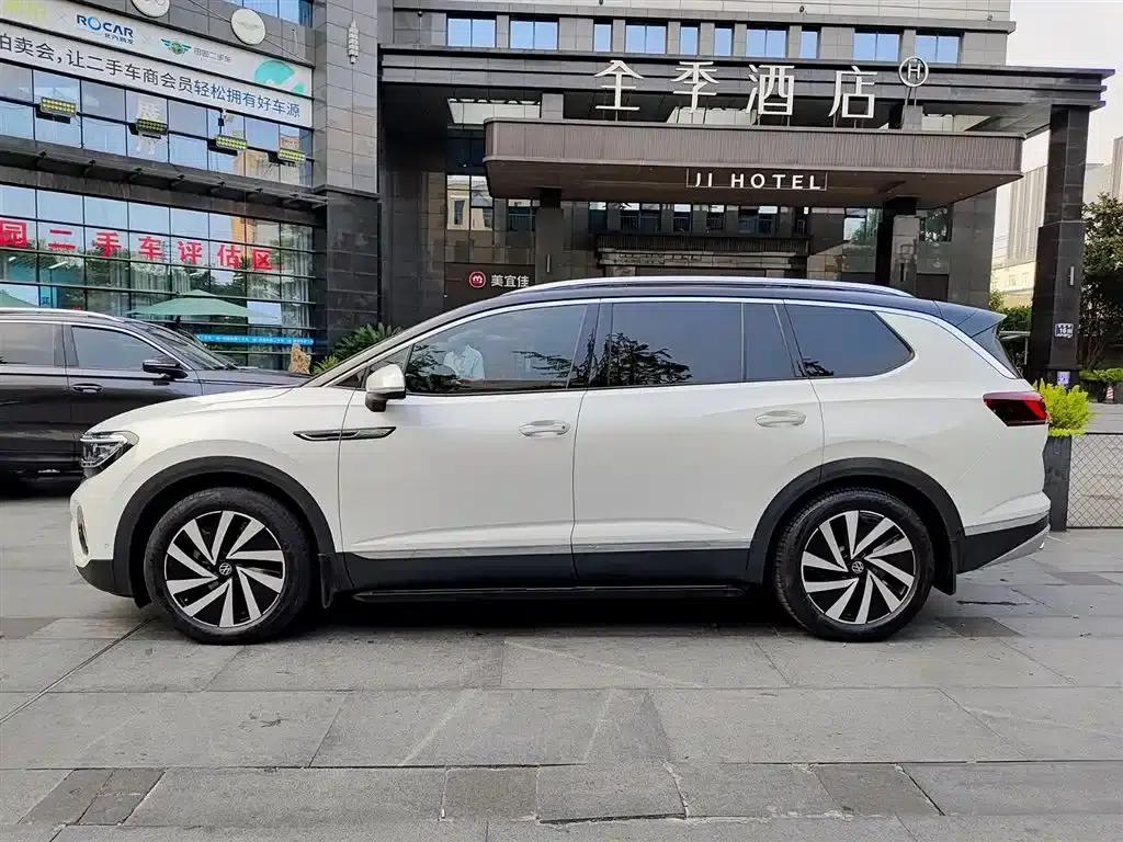 2022 Range Rover 380TSI 4WD Luxury Pro 7-Seater — миниатюра 3