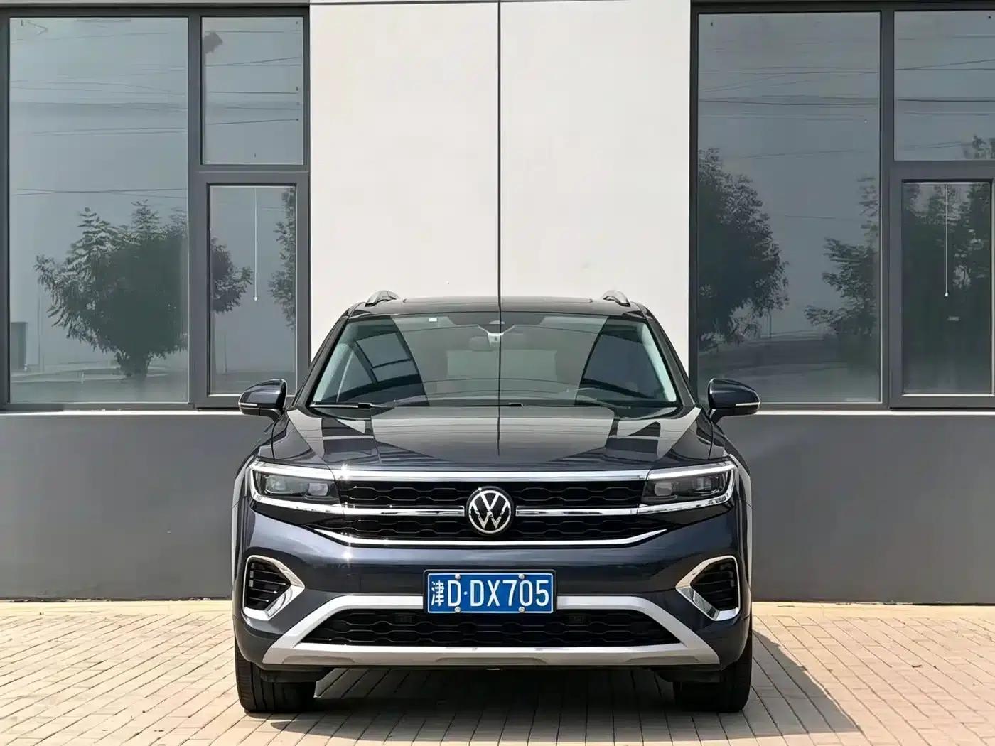 2021 Range Rover 380TSI AWD Luxury Pro — миниатюра 2