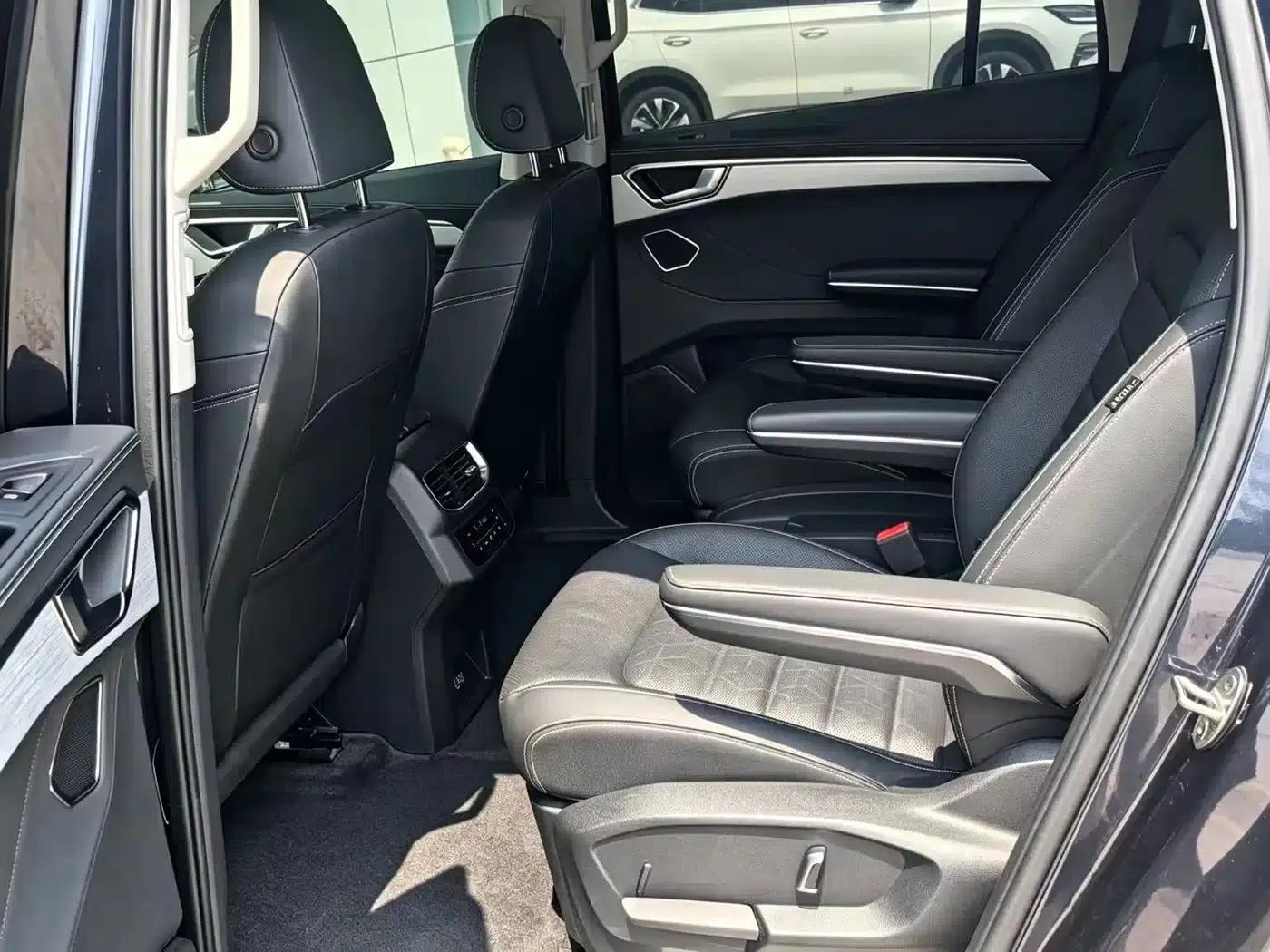 2021 Range Rover 380TSI AWD Luxury Pro — миниатюра 4