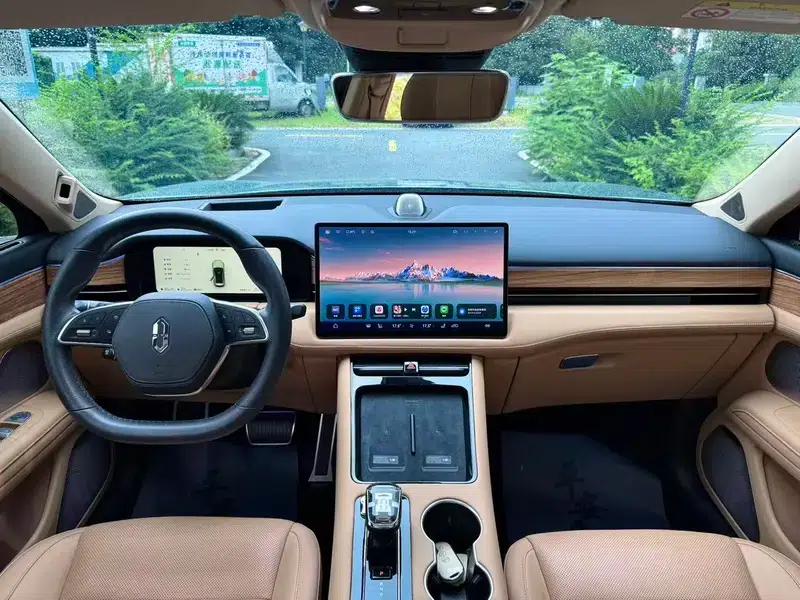 Wenjie M5 2023 Extended Range 4WD Intelligent Driving Edition — миниатюра 7