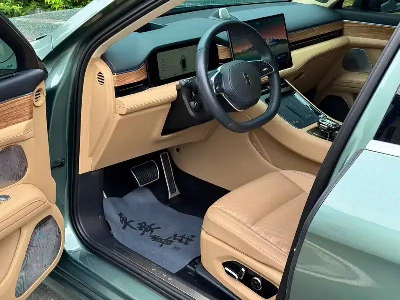 Wenjie M5 2023 Extended Range 4WD Intelligent Driving Edition — миниатюра 8
