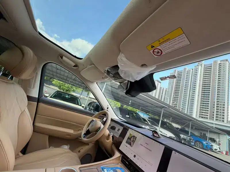Wenjie M8 2025 Extended Range Max+ 5-Seat 4WD Version (192-line LiDAR) — миниатюра 17