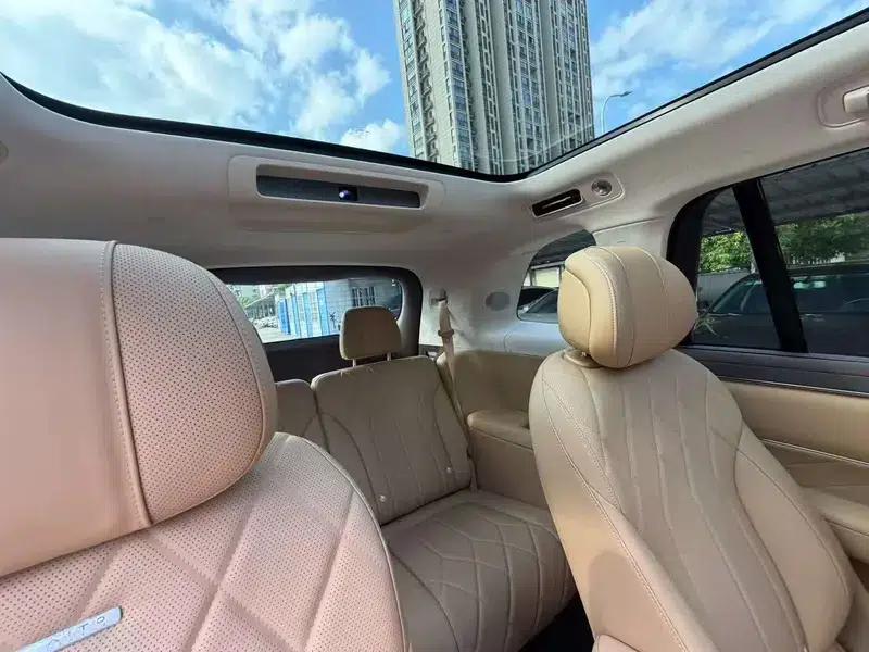Wenjie M8 2025 Extended Range Max+ 5-Seat 4WD Version (192-line LiDAR) — миниатюра 25
