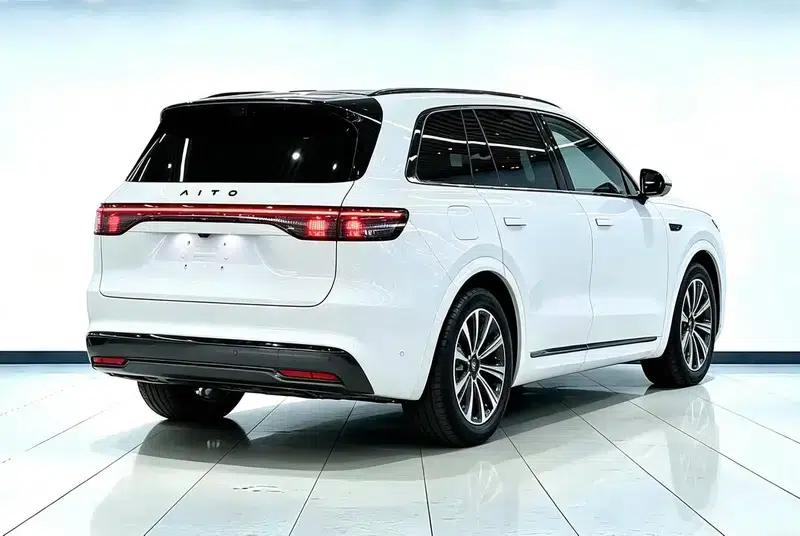 Wenjie M8 2025 Extended Range Max+ 6-Seat 4WD Version (192-line LiDAR) — миниатюра 4