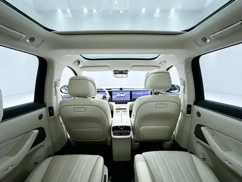 Wenjie M8 2025 Extended Range Max+ 6-Seat 4WD Version (192-line LiDAR) — миниатюра 9