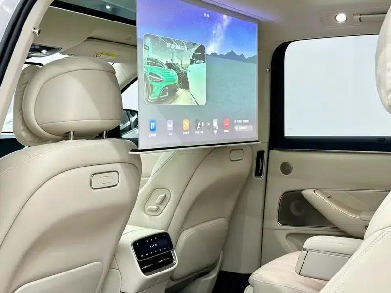 Wenjie M8 2025 Extended Range Max+ 6-Seat 4WD Version (192-line LiDAR) — миниатюра 10