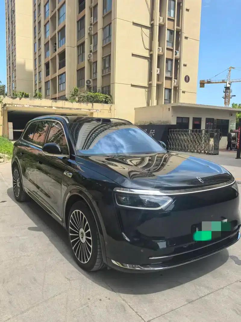 Wenjie M8 2025 Extended Range Max+ 6-Seat 4WD Version (192-line LiDAR) — миниатюра 2