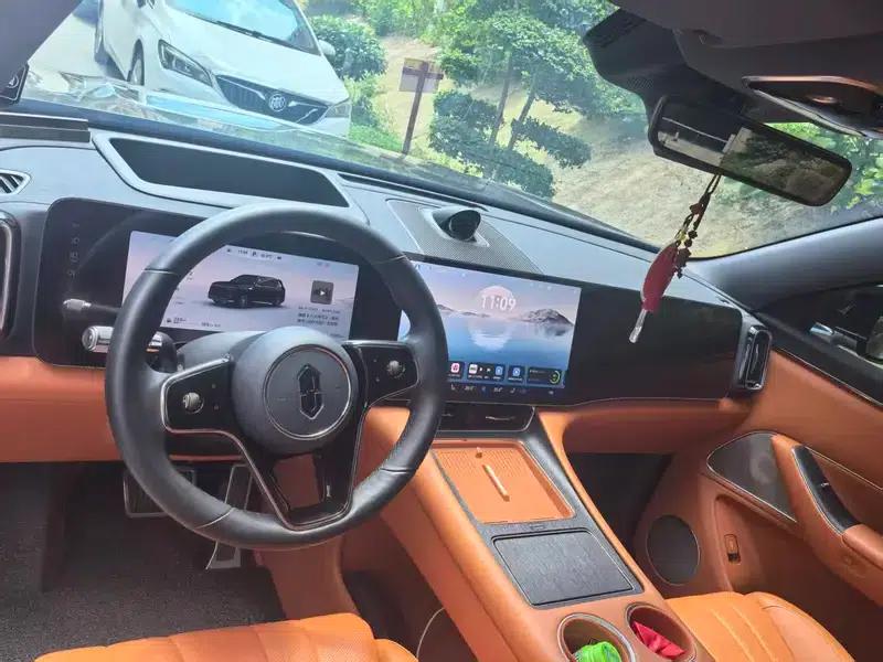 Wenjie M8 2025 Extended Range Max+ 6-Seat 4WD Version (192-line LiDAR) — миниатюра 12