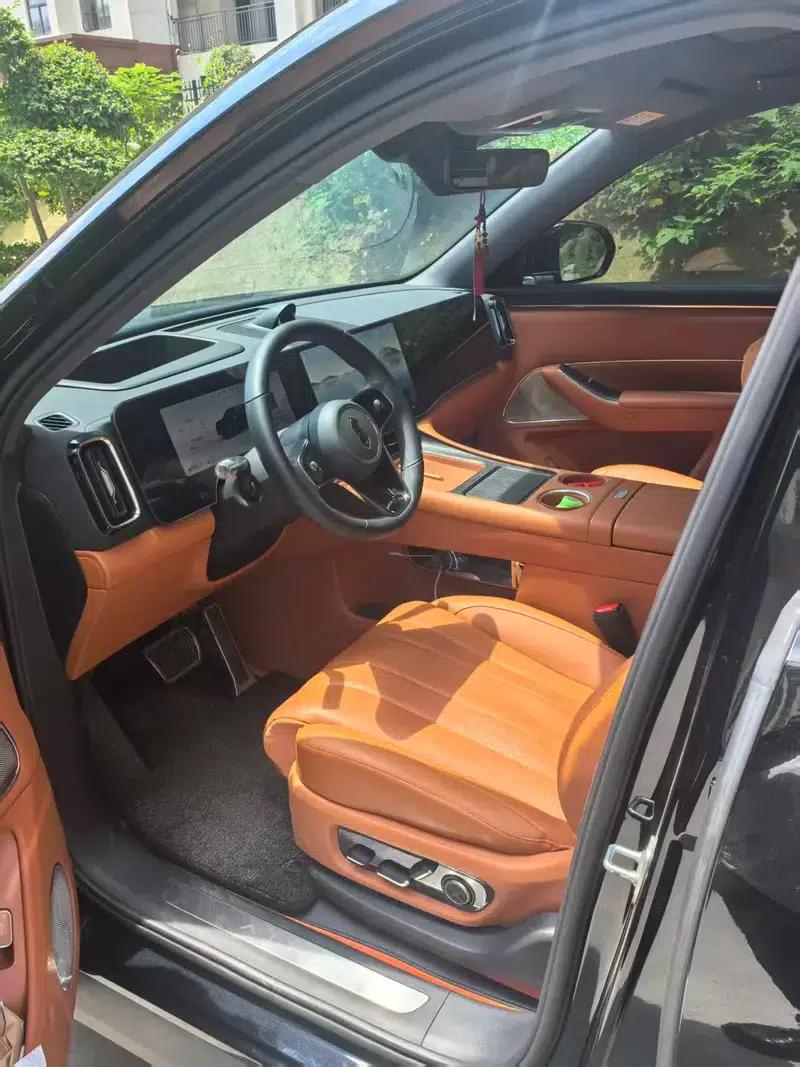 Wenjie M8 2025 Extended Range Max+ 6-Seat 4WD Version (192-line LiDAR) — миниатюра 13