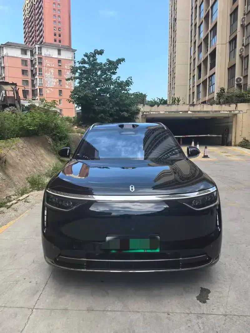 Wenjie M8 2025 Extended Range Max+ 6-Seat 4WD Version (192-line LiDAR) — миниатюра 6