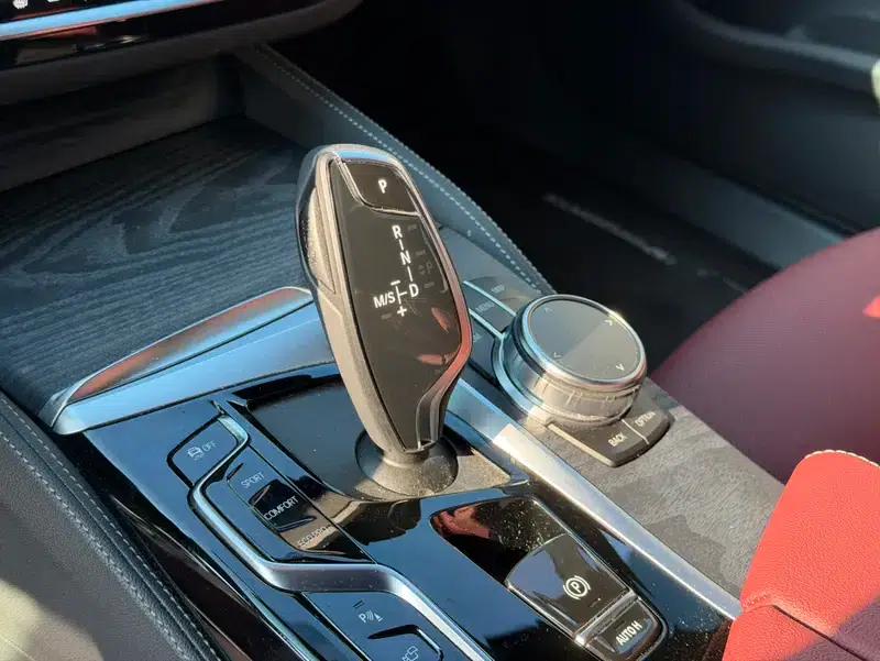 2023 BMW 5 Series 530Li Luxury M Sport Package — миниатюра 13