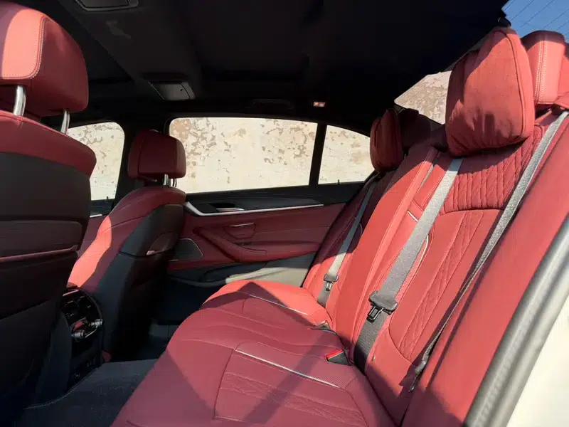 2023 BMW 5 Series 530Li Luxury M Sport Package — миниатюра 15