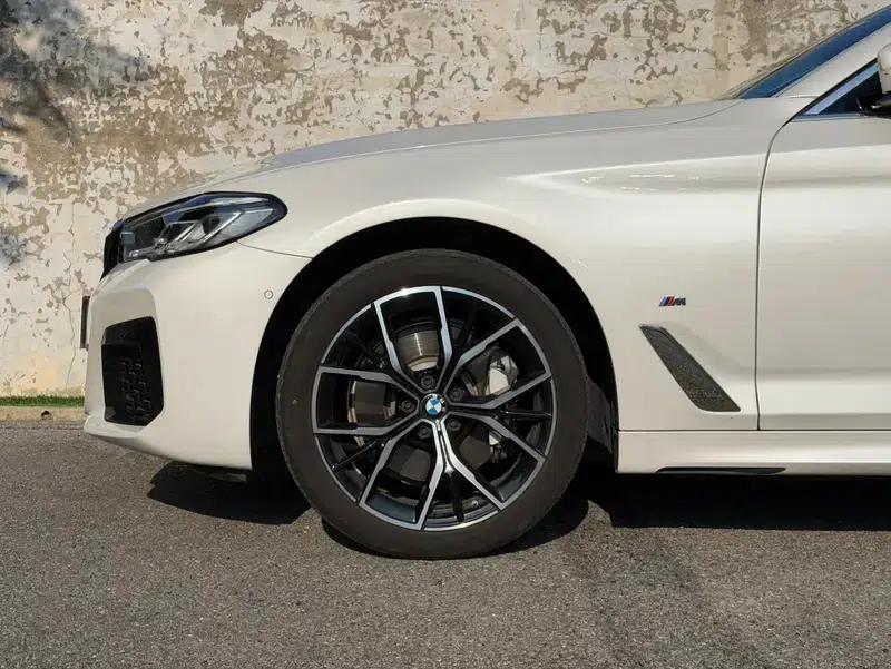 2023 BMW 5 Series 530Li Luxury M Sport Package — миниатюра 7