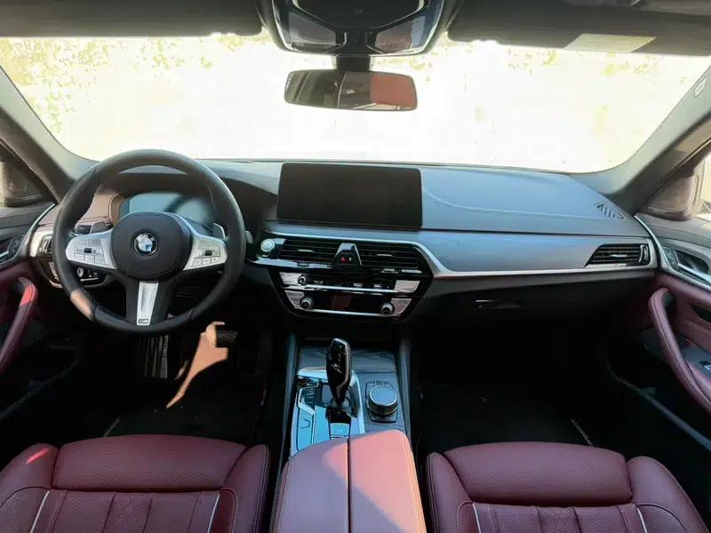2023 BMW 5 Series 530Li Luxury M Sport Package — миниатюра 10