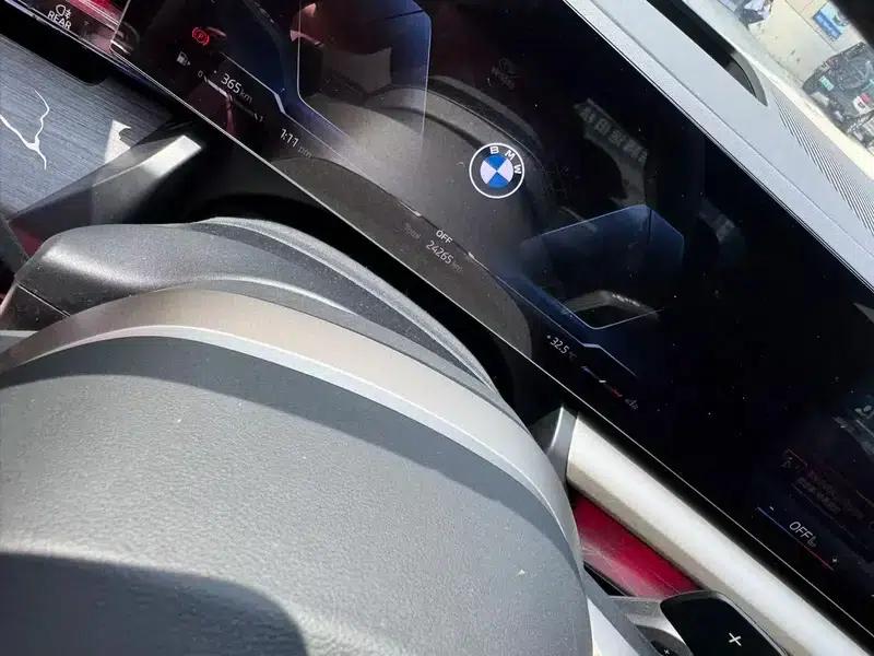 2025 BMW 5 Series 530Li Luxury M Sport Package — миниатюра 6