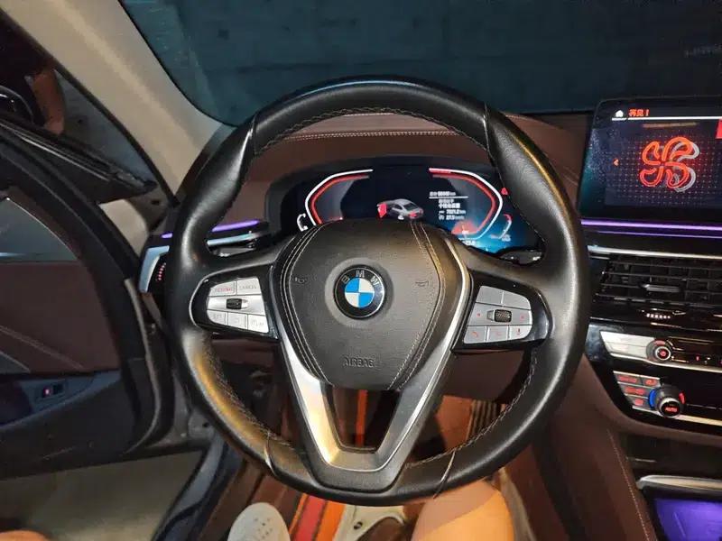 2021 BMW 5 Series 525Li Luxury Package — миниатюра 11