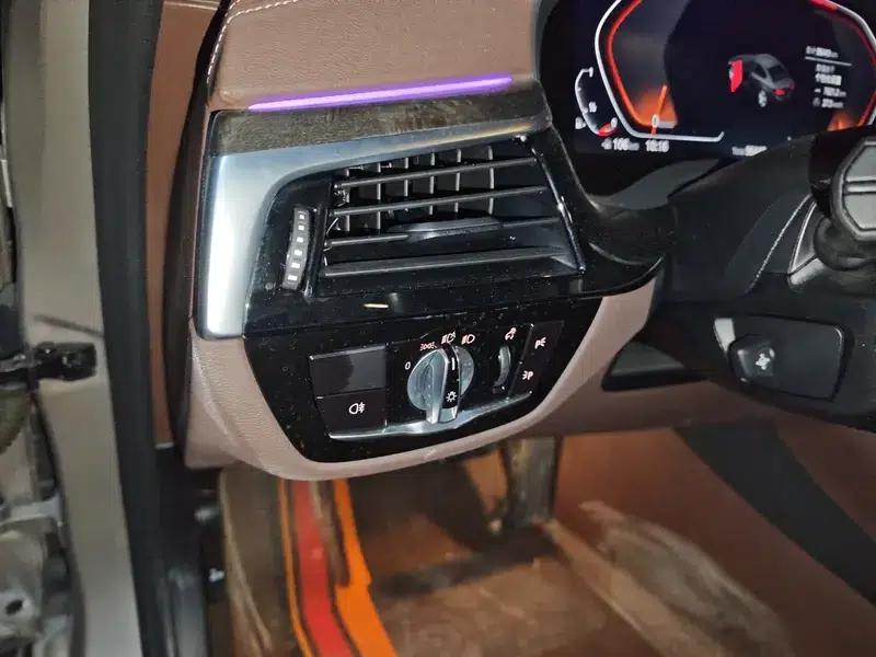 2021 BMW 5 Series 525Li Luxury Package — миниатюра 13