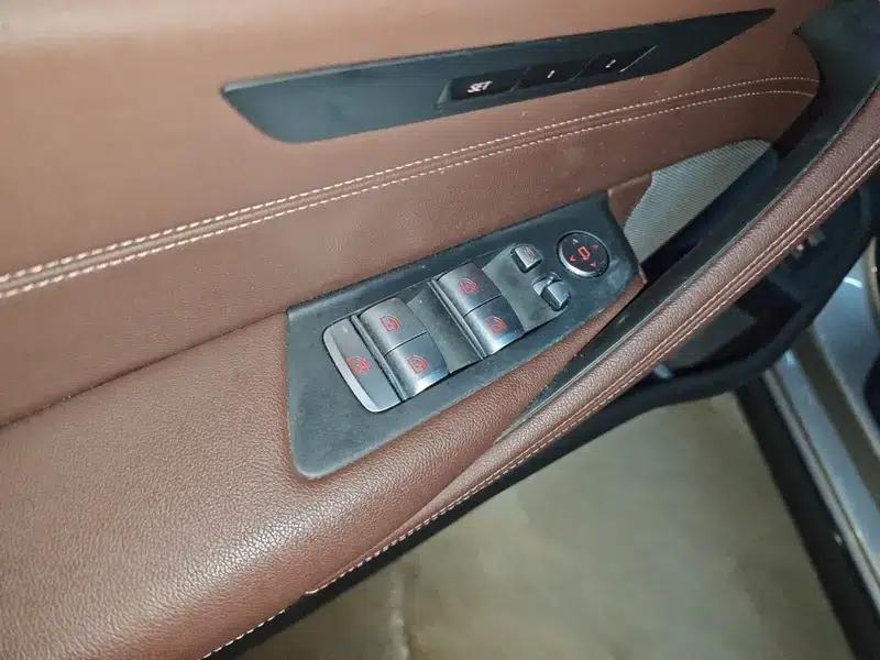 2021 BMW 5 Series 525Li Luxury Package — миниатюра 15