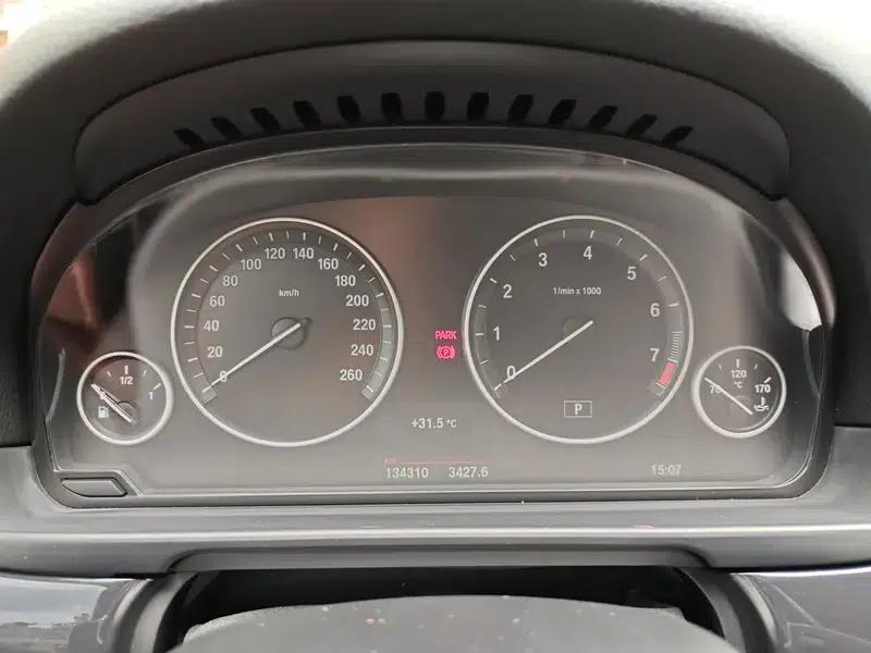 BMW 5 Series 2017 520Li Elegant Edition — миниатюра 12