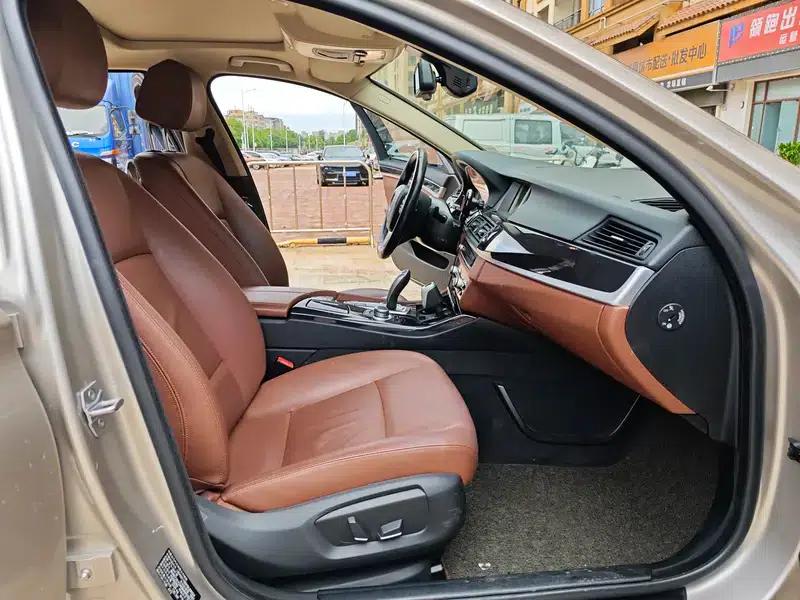 BMW 5 Series 2017 520Li Elegant Edition — миниатюра 14