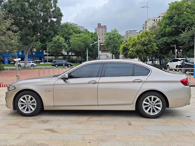 BMW 5 Series 2017 520Li Elegant Edition — миниатюра 4