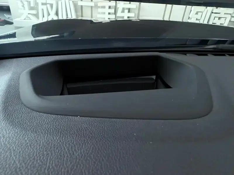 2023 BMW 5 Series 530Li Luxury M Sport Package — миниатюра 6