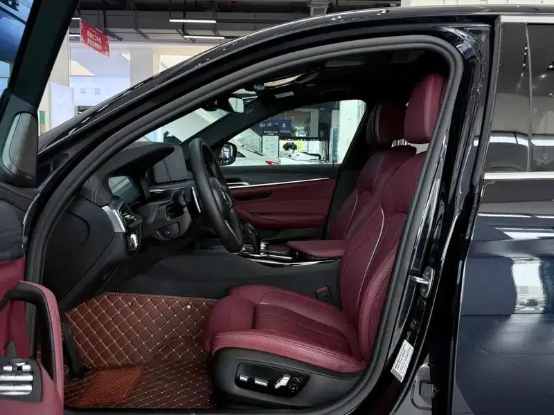 2023 BMW 5 Series 530Li Luxury M Sport Package — миниатюра 10