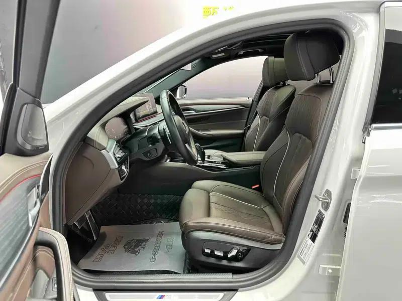 2023 BMW 5 Series 530Li Luxury M Sport Package — миниатюра 6