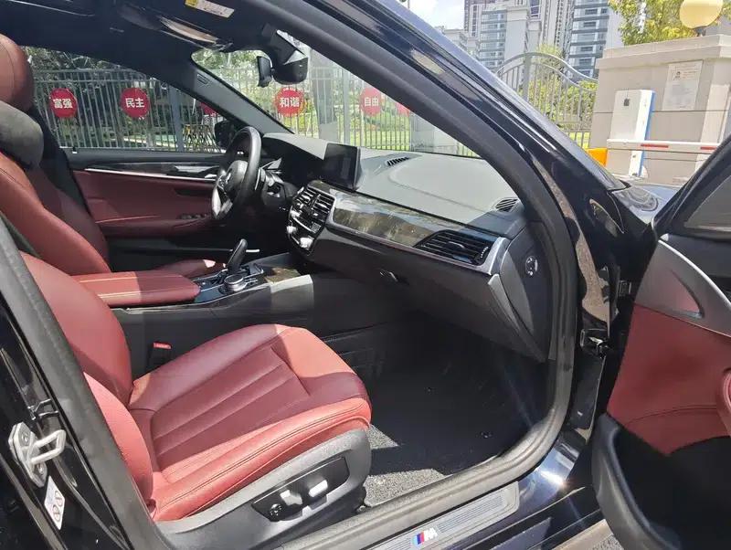 2019 BMW 5 Series 530Li Leading Edition M Sport Package — миниатюра 12