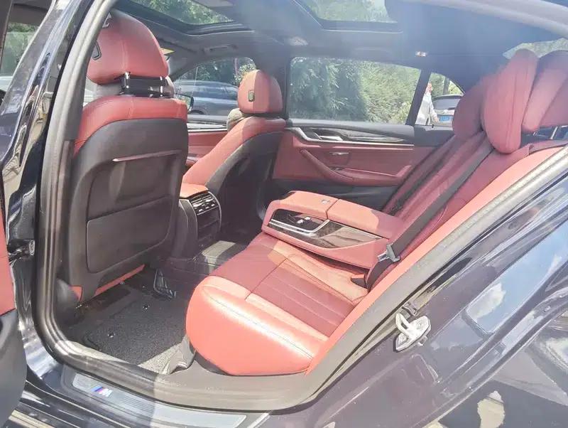 2019 BMW 5 Series 530Li Leading Edition M Sport Package — миниатюра 17