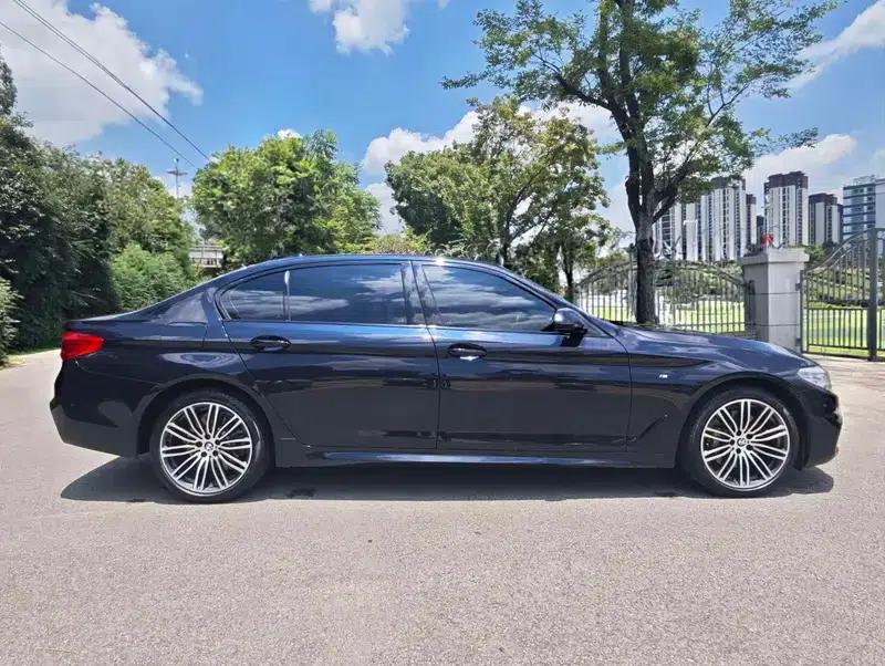 2019 BMW 5 Series 530Li Leading Edition M Sport Package — миниатюра 8