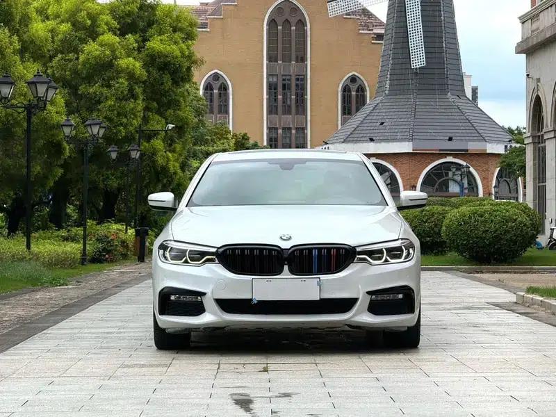 2018 BMW 5 Series 530Li Luxury M Sport Package — миниатюра 2