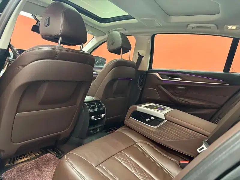 BMW 5 Series 2018 530Li Luxury Package — миниатюра 9