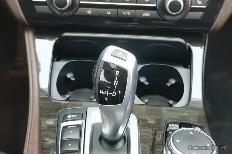 2014 BMW 5 Series 525Li Luxury Design Package — миниатюра 15