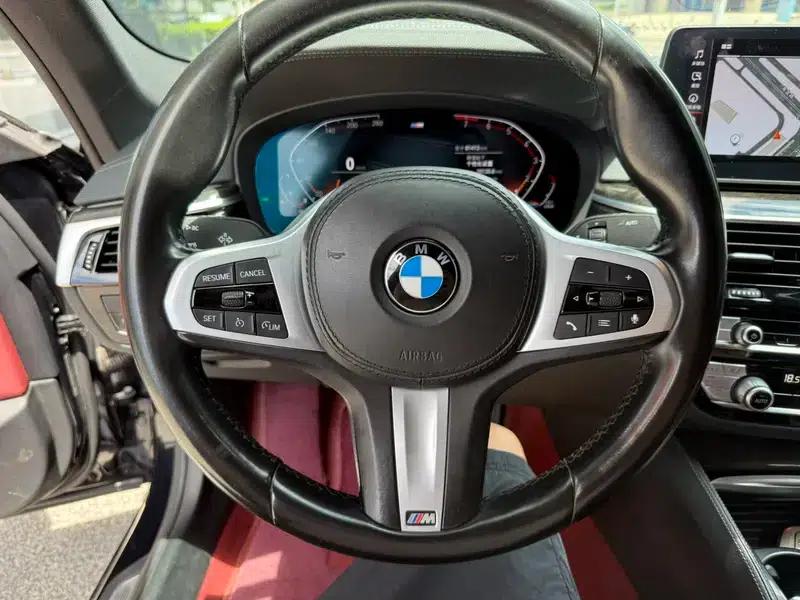 2022 BMW 5 Series 525Li M Sport Package — миниатюра 11