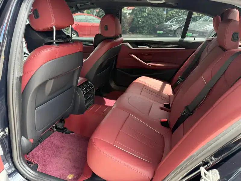 2022 BMW 5 Series 525Li M Sport Package — миниатюра 16