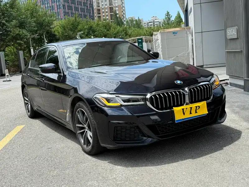 2022 BMW 5 Series 525Li M Sport Package — миниатюра 3