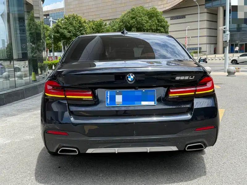 2022 BMW 5 Series 525Li M Sport Package — миниатюра 5