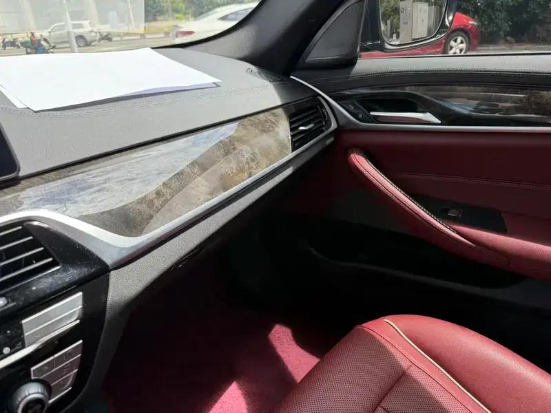 2022 BMW 5 Series 525Li M Sport Package — миниатюра 7