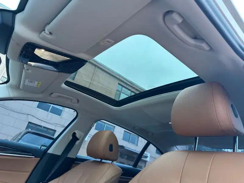 BMW 5 Series 2018 528Li Launch Special Edition — миниатюра 13