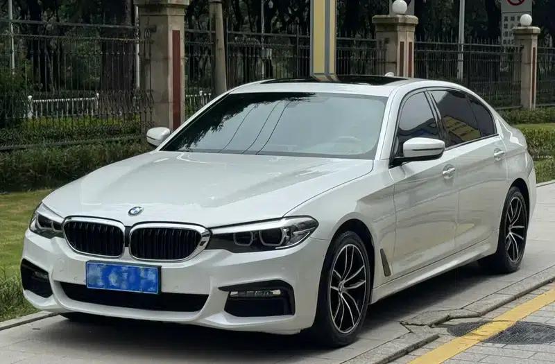2018 BMW 5 Series 525Li M Sport Package — миниатюра 1