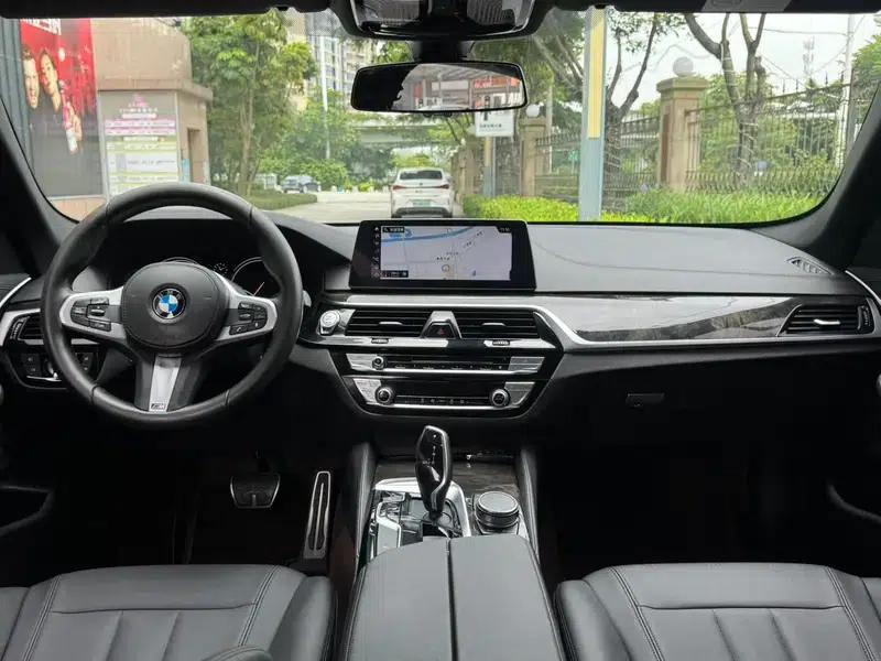2018 BMW 5 Series 525Li M Sport Package — миниатюра 8