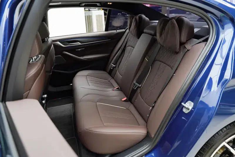2022 BMW 5 Series Facelift 530Li Luxury M Sport Package — миниатюра 17