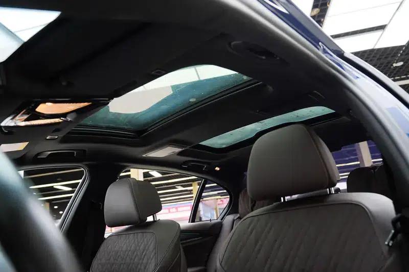 2022 BMW 5 Series Facelift 530Li Luxury M Sport Package — миниатюра 18