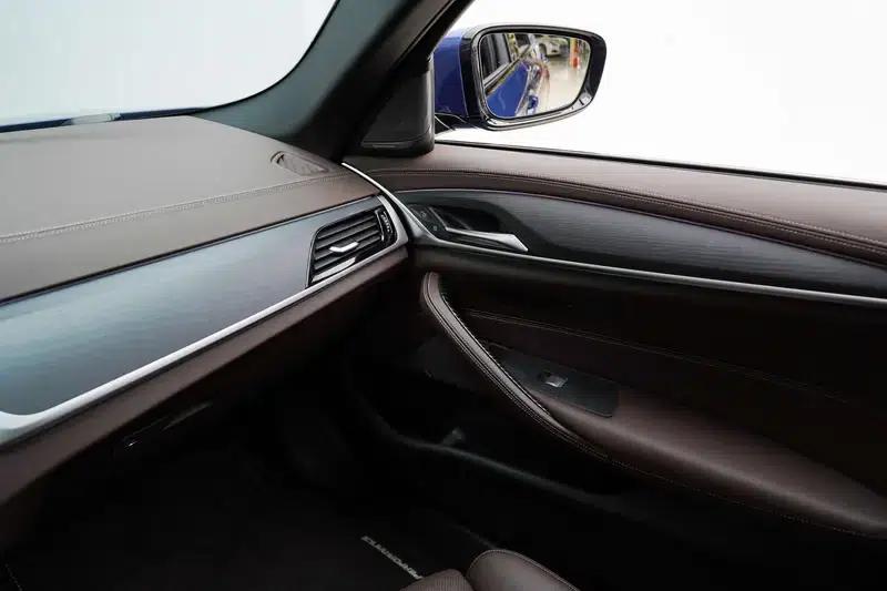 2022 BMW 5 Series Facelift 530Li Luxury M Sport Package — миниатюра 9
